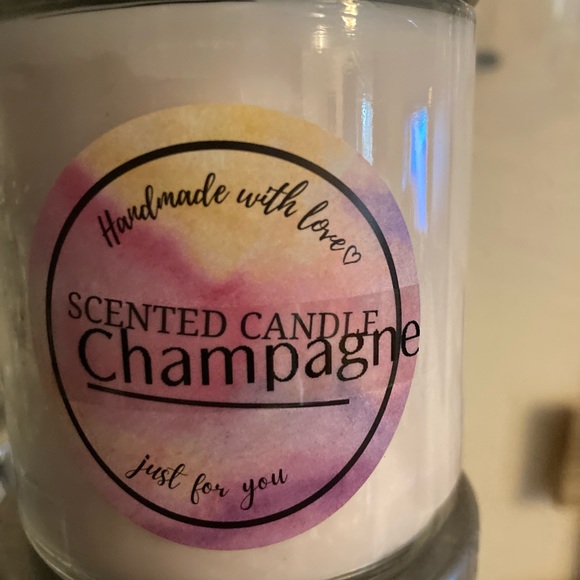 These are hand made candles, different smells and likes - Picture 12 of 12